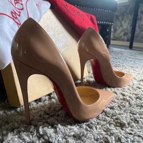 Christian Louboutin Shoes - Christian Louboutin Nude So Kate’s 39 1/2
